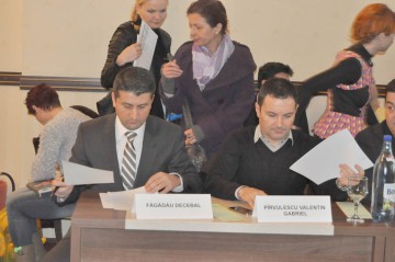 M10 cere consilierilor locali să respingă bugetul pe 2015